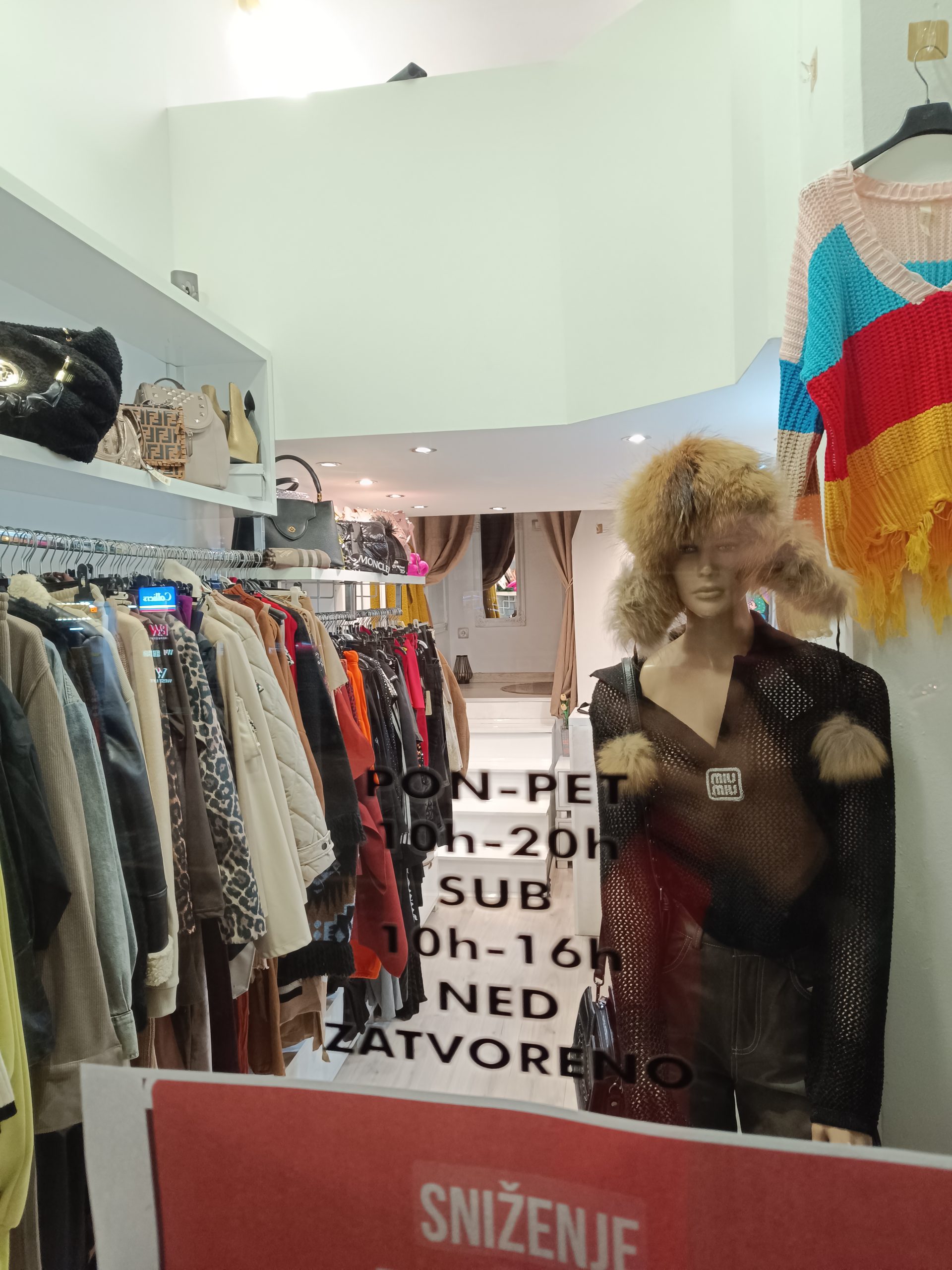 Butik sa robom, Vračar - Bizzy